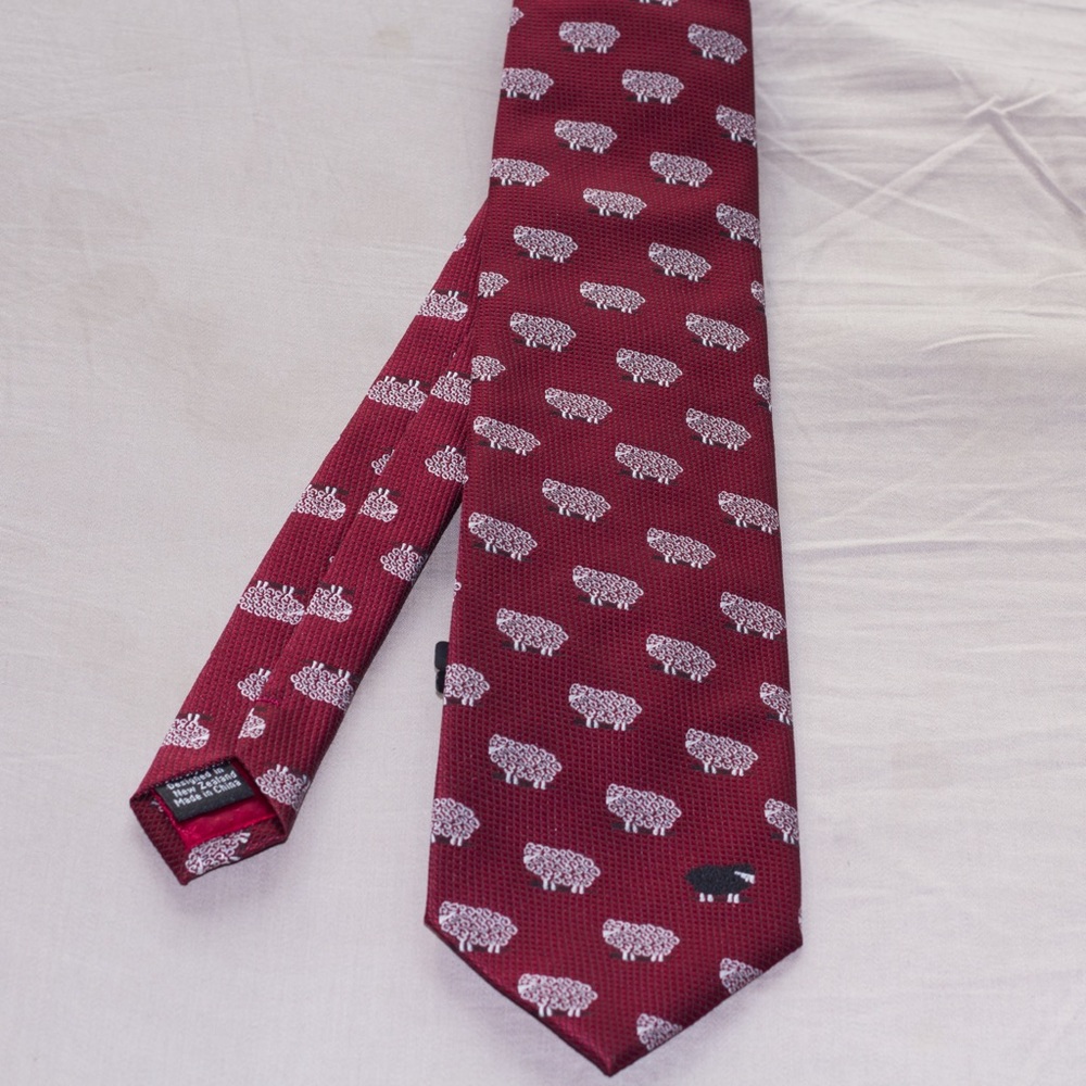 Fun New Zealand Sheep Tie